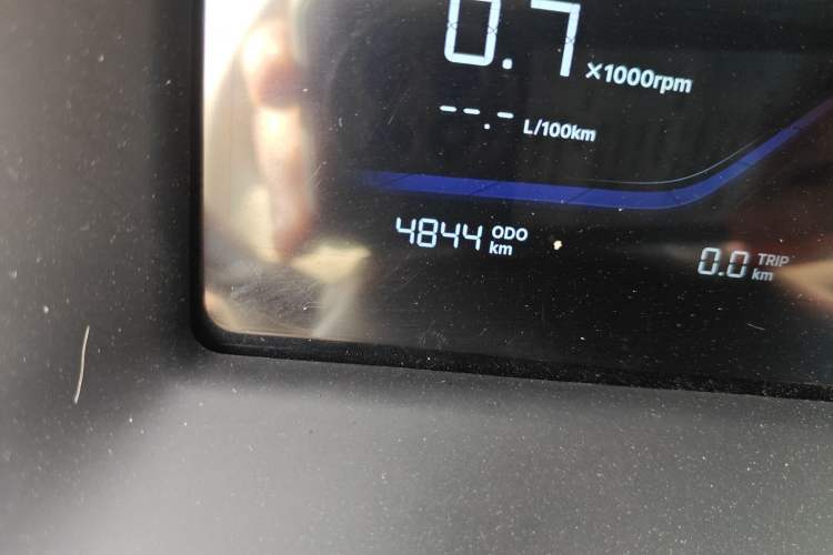 Used Geely Auto Emgrand 2026 Model 4th Generation 4 Millionth Anniversary Edition 1.5L CVT Overdrive Edition Odometer Close Up
