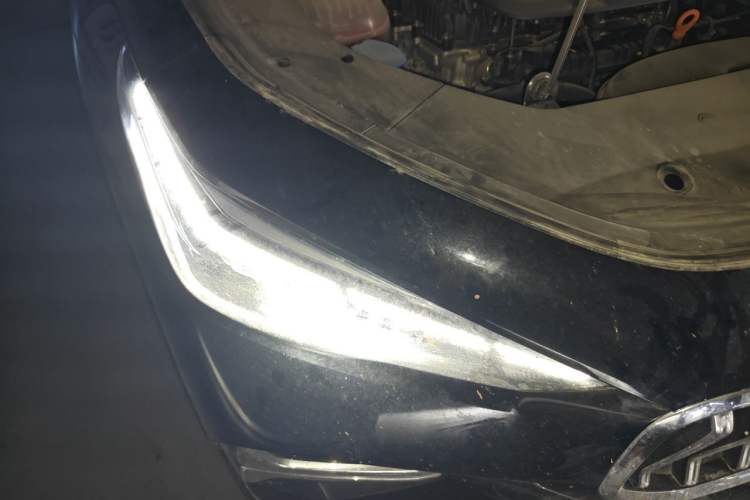 Used Geely Auto Emgrand 2026 Model 5th Generation 1.5T DCT Flagship Edition Right Front Headlight