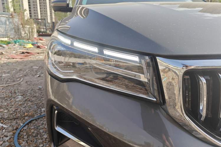 Used Geely Auto Emgrand 2026 Model 4th Generation 4 Millionth Anniversary Edition 1.5L CVT Overdrive Edition Right Front Headlight