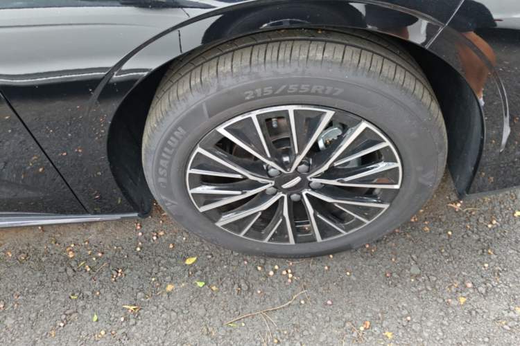 Used Geely Auto Emgrand 2026 Model 5th Generation 1.5L CVT Prestige Edition Right Front Wheel Hub