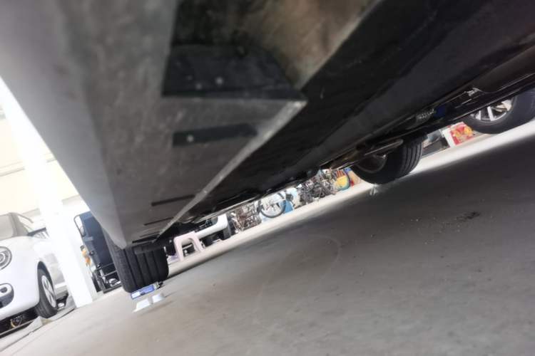 Used Geely Auto Emgrand 2026 Model 5th Generation 1.5L CVT Prestige Edition Right Side Sill