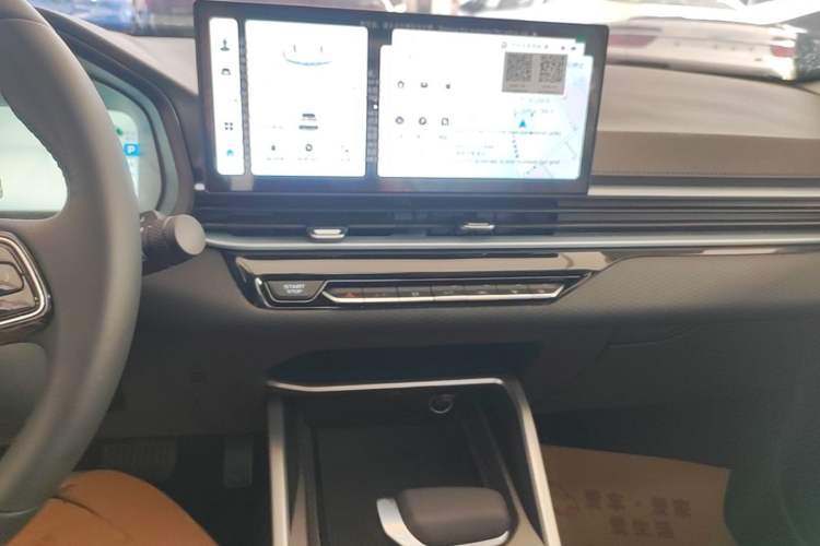 Used Geely Auto Emgrand 2026 Model 4th Generation 4 Millionth Anniversary Edition 1.5L CVT Feiyue Edition Audio And AC Panel