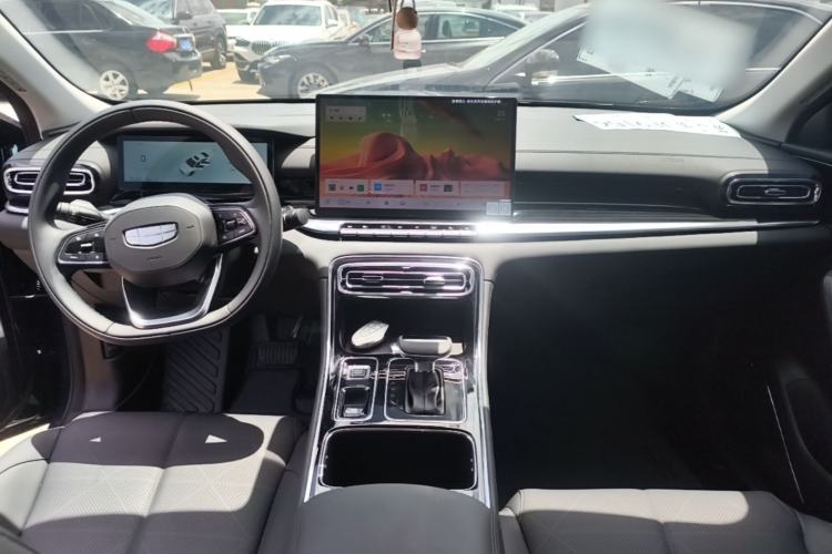 Used Geely Auto Emgrand 2026 Model 5th Generation 1.5L CVT Prestige Edition Center Console