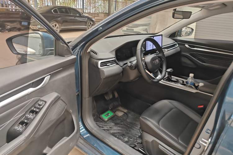 Used Geely Auto Emgrand 2026 Model 4th Generation 4 Millionth Anniversary Edition 1.5L CVT Overdrive Edition Driver Seat