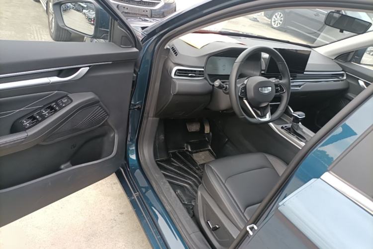 Used Geely Auto Emgrand 2026 Model 4th Generation 4 Millionth Anniversary Edition 1.5L CVT Feiyue Edition Driver Seat