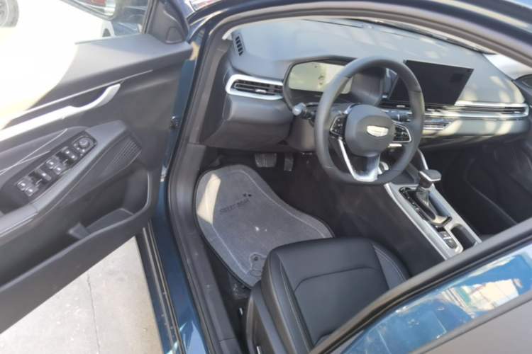 Used Geely Auto Emgrand 2026 Model 4th Generation 4 Millionth Anniversary Edition 1.5L CVT Feiyue Edition Driver Seat