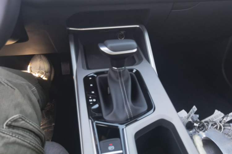 Used Geely Auto Emgrand 2026 Model 4th Generation 4 Millionth Anniversary Edition 1.5L CVT Overdrive Edition Gear Lever