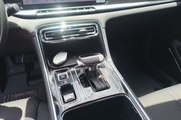 Used Geely Auto Emgrand 2026 Model 5th Generation 1.5L CVT Prestige Edition Gear Lever