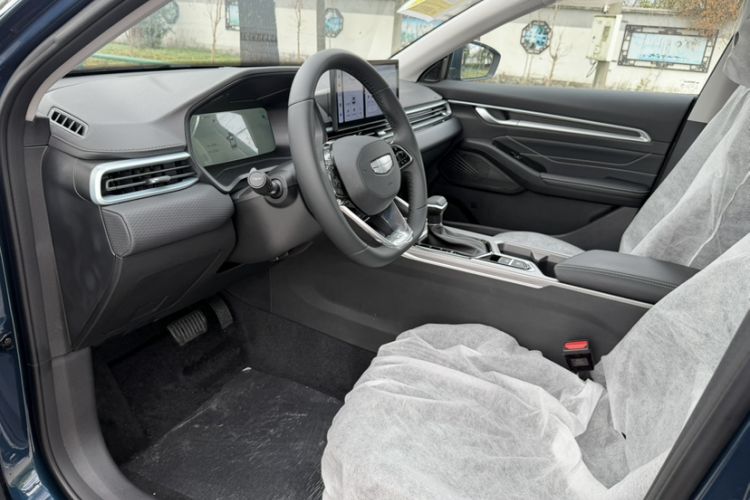 Used Geely Auto Emgrand 2026 Model 4th Generation 4 Millionth Anniversary Edition 1.5L CVT Feiyue Edition Interior 5