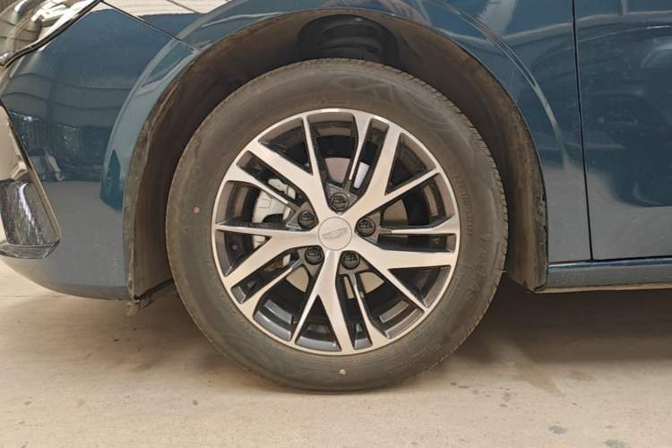 Used Geely Auto Emgrand 2026 Model 4th Generation 4 Millionth Anniversary Edition 1.5L CVT Overdrive Edition Left Front Wheel Hub