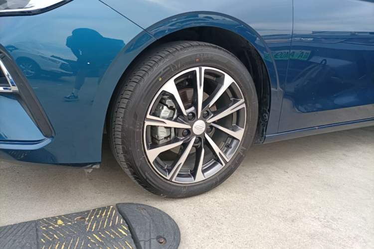 Used Geely Auto Emgrand 2026 Model 4th Generation 4 Millionth Anniversary Edition 1.5L CVT Feiyue Edition Left Front Wheel Hub