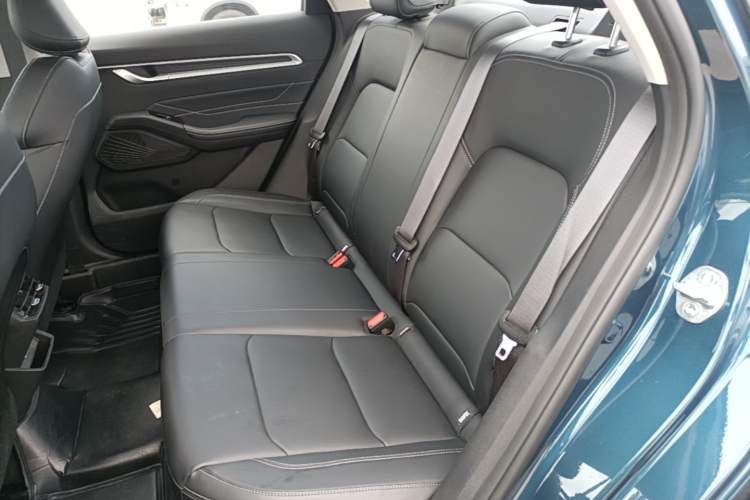 Used Geely Auto Emgrand 2026 Model 4th Generation 4 Millionth Anniversary Edition 1.5L CVT Feiyue Edition Left Rear Seat