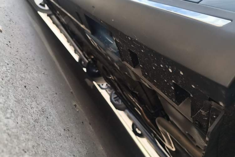 Used Geely Auto Emgrand 2026 Model 5th Generation 1.5L CVT Prestige Edition Left Side Sill