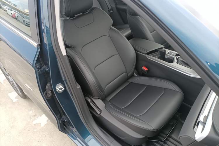 Used Geely Auto Emgrand 2026 Model 4th Generation 4 Millionth Anniversary Edition 1.5L CVT Feiyue Edition Right Front Seat