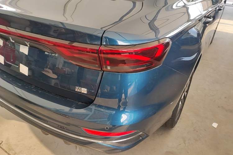 Used Geely Auto Emgrand 2026 Model 4th Generation 4 Millionth Anniversary Edition 1.5L CVT Feiyue Edition Right Rear Taillight