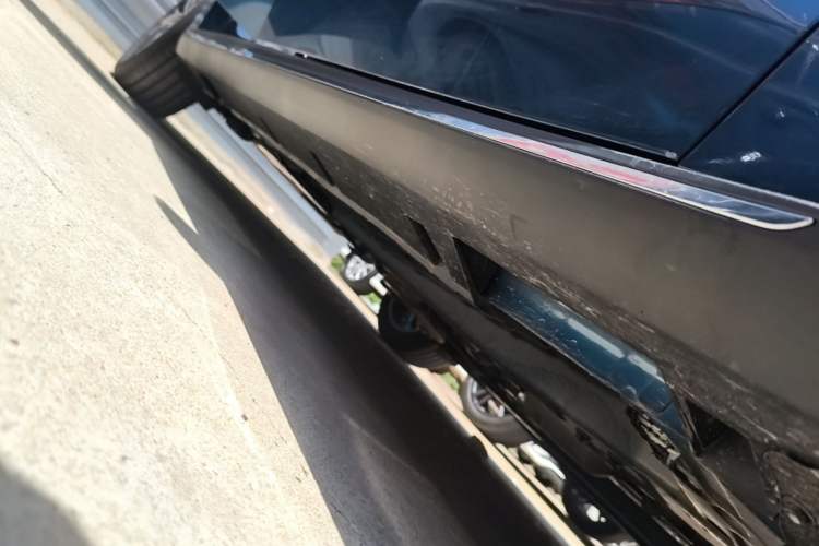 Used Geely Auto Emgrand 2026 Model 5th Generation 1.5L CVT Prestige Edition Right Side Sill