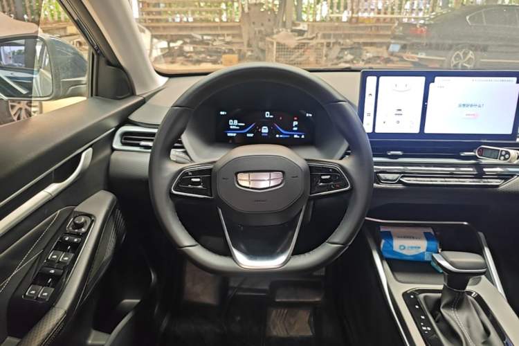Used Geely Auto Emgrand 2026 Model 4th Generation 4 Millionth Anniversary Edition 1.5L CVT Overdrive Edition Steering Wheel