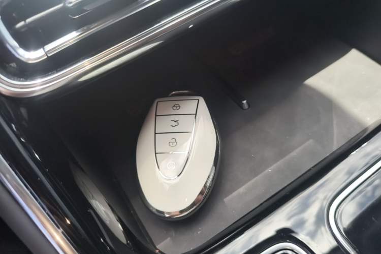 Used Geely Auto Emgrand 2026 Model 5th Generation 1.5L CVT Prestige Edition Vehicle Key