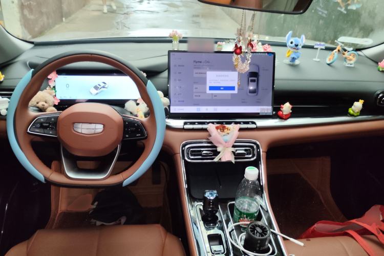 Used Geely Auto Emgrand 2026 Model 5th Generation 1.5T DCT Flagship Edition Center Console