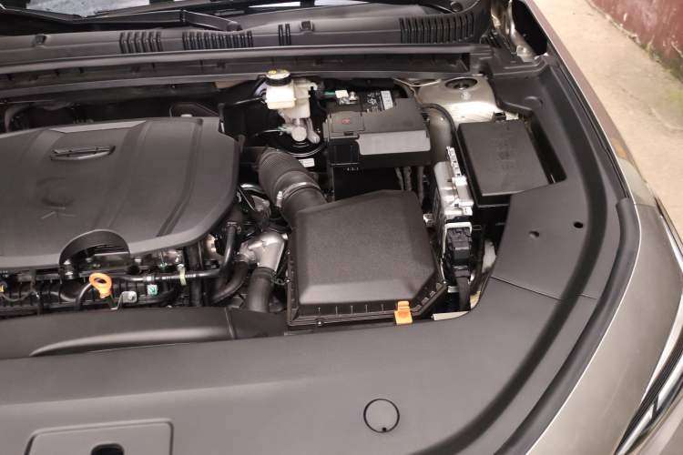 Used Geely Auto Emgrand 2026 Model 5th Generation 1.5T DCT Flagship Edition Engine Bay Left
