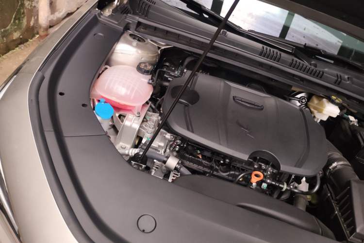 Used Geely Auto Emgrand 2026 Model 5th Generation 1.5T DCT Flagship Edition Engine Bay Right