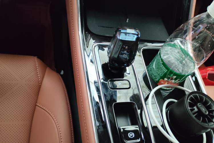 Used Geely Auto Emgrand 2026 Model 5th Generation 1.5T DCT Flagship Edition Gear Lever