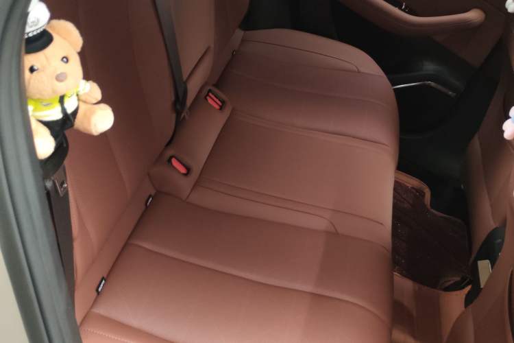 Used Geely Auto Emgrand 2026 Model 5th Generation 1.5T DCT Flagship Edition Left Rear Seat