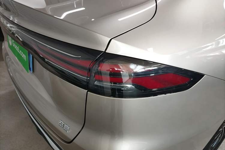 Used Geely Auto Emgrand 2026 Model 5th Generation 1.5L CVT Prestige Edition Right Rear Taillight