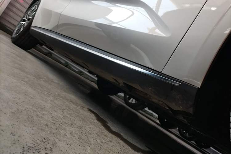 Used Geely Auto Emgrand 2026 Model 5th Generation 1.5L CVT Prestige Edition Right Side Sill