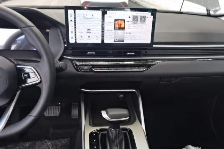 Used Geely Auto Emgrand 2026 Model 4th Generation 4 Millionth Anniversary Edition 1.5L CVT Overdrive Edition Audio And AC Panel