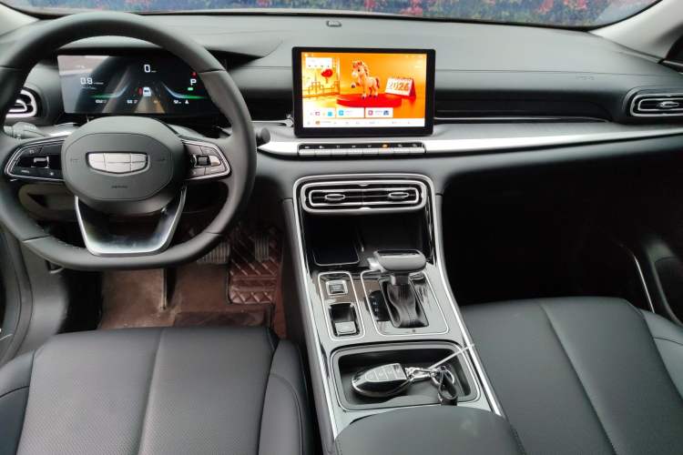 Used Geely Auto Emgrand 2026 Model 5th Generation 1.5L CVT Luxury Edition Audio And AC Panel