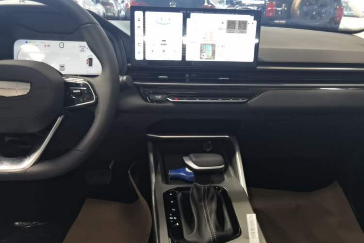 Used Geely Auto Emgrand 2026 Model 4th Generation 4 Millionth Anniversary Edition 1.5L CVT Feiyue Edition Audio And AC Panel