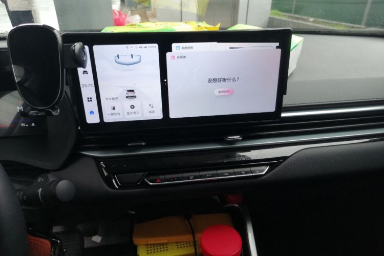 Used Geely Auto Emgrand 2026 Model 4th Generation 4 Millionth Anniversary Edition 1.5L Manual Overdrive Edition Audio And AC Panel