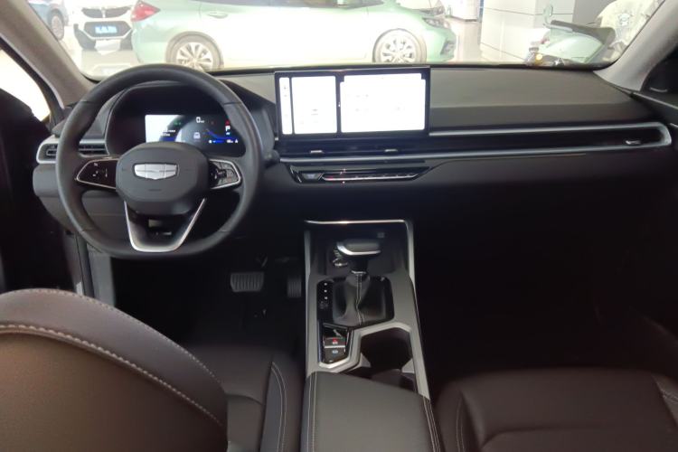 Used Geely Auto Emgrand 2026 Model 4th Generation 4 Millionth Anniversary Edition 1.5L CVT Overdrive Edition Center Console