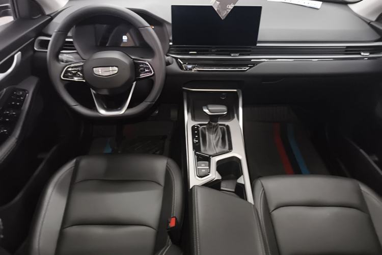 Used Geely Auto Emgrand 2026 Model 4th Generation 4 Millionth Anniversary Edition 1.5L CVT Overdrive Edition Center Console