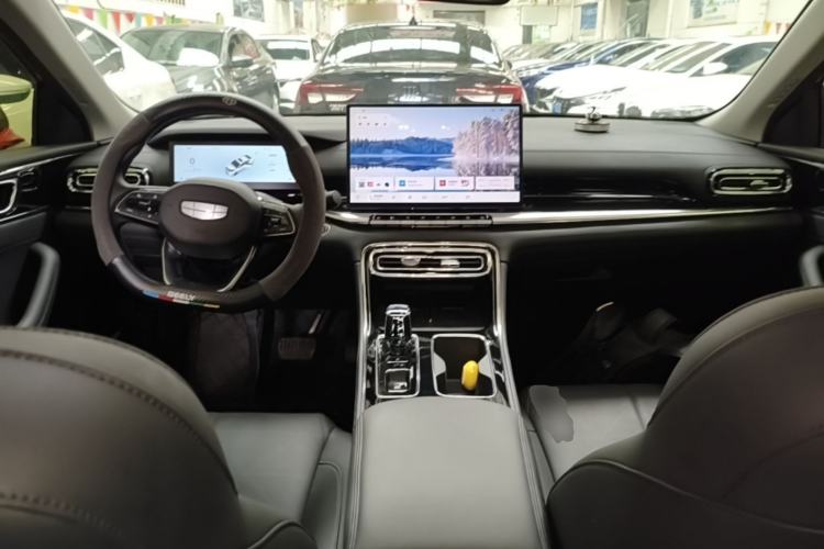 Used Geely Auto Emgrand 2026 Model 5th Generation 1.5T DCT Prestige Edition Center Console