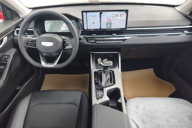 Used Geely Auto Emgrand 2026 Model 4th Generation 4 Millionth Anniversary Edition 1.5L CVT Feiyue Edition Center Console
