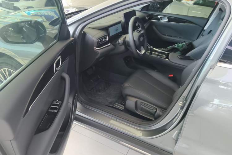 Used Geely Auto Emgrand 2026 Model 5th Generation 1.5T DCT Prestige Edition Driver Seat