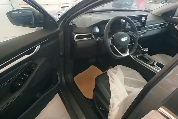 Used Geely Auto Emgrand 2026 Model 4th Generation 4 Millionth Anniversary Edition 1.5L CVT Feiyue Edition Driver Seat