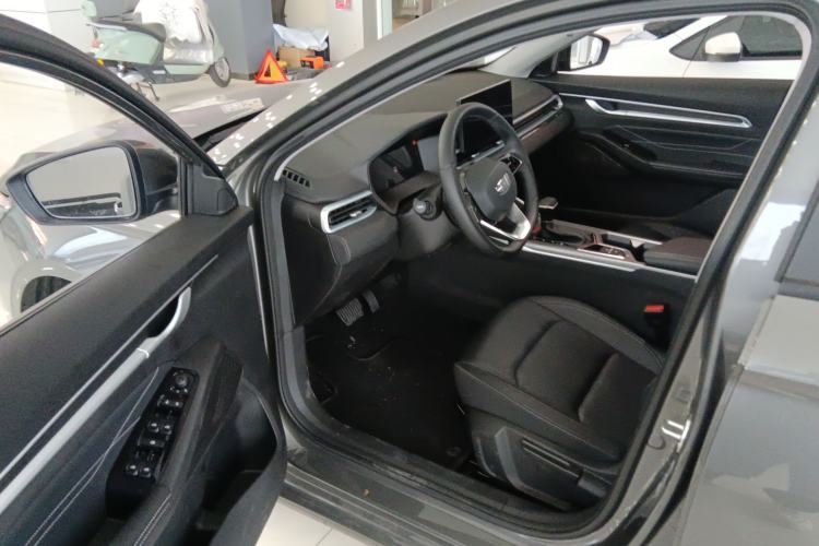 Used Geely Auto Emgrand 2026 Model 4th Generation 4 Millionth Anniversary Edition 1.5L CVT Overdrive Edition Driver Seat
