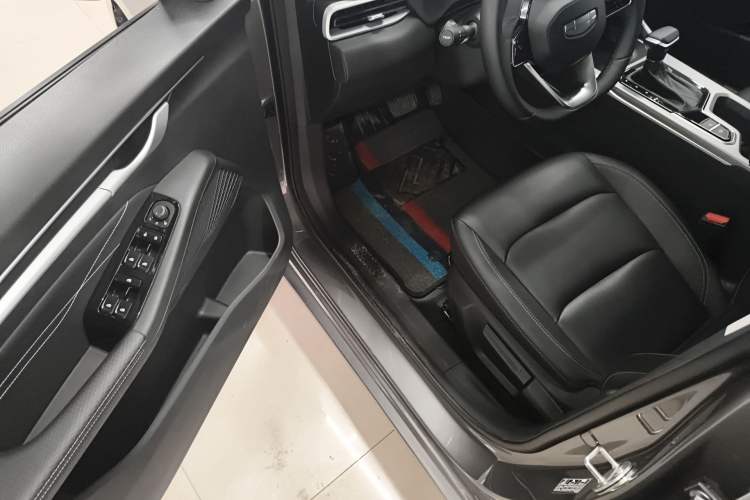 Used Geely Auto Emgrand 2026 Model 4th Generation 4 Millionth Anniversary Edition 1.5L CVT Overdrive Edition Driver Seat