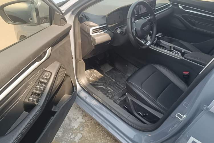 Used Geely Auto Emgrand 2026 Model 4th Generation 4 Millionth Anniversary Edition 1.5L CVT Excellence Edition Driver Seat