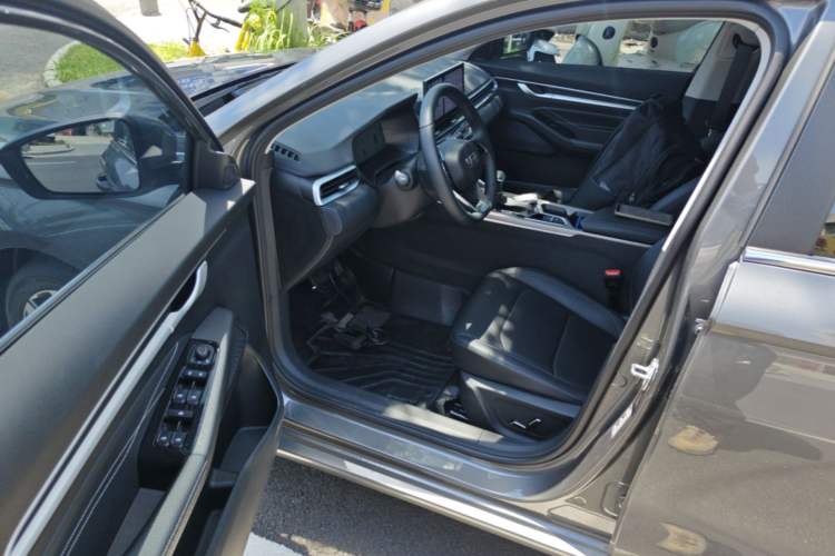 Used Geely Auto Emgrand 2026 Model 4th Generation 4 Millionth Anniversary Edition 1.5L CVT Feiyue Edition Driver Seat