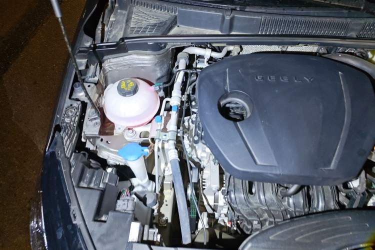 Used Geely Auto Emgrand 2026 Model 4th Generation 4 Millionth Anniversary Edition 1.5L CVT Overdrive Edition Engine Bay Right