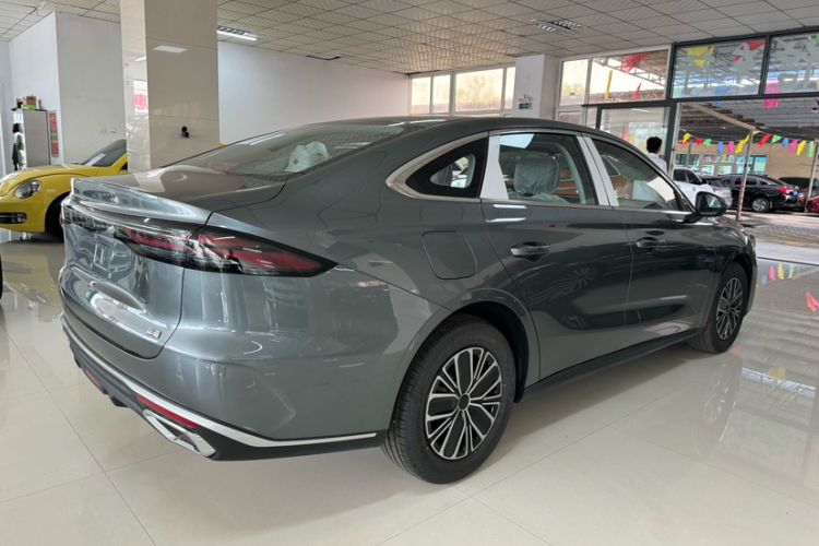 Used Geely Auto Emgrand 2026 Model 5th Generation 1.5L CVT Luxury Edition Exterior 1