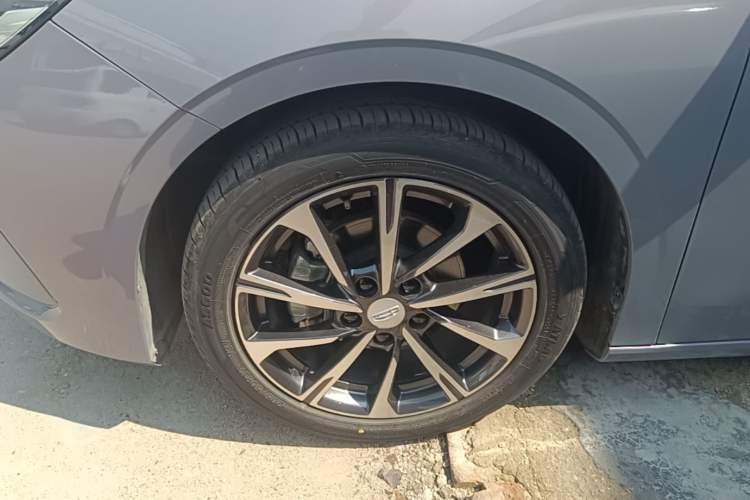 Used Geely Auto Emgrand 2026 Model 4th Generation 4 Millionth Anniversary Edition 1.5L CVT Excellence Edition Exterior 4