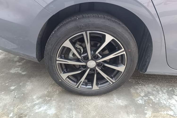 Used Geely Auto Emgrand 2026 Model 4th Generation 4 Millionth Anniversary Edition 1.5L CVT Excellence Edition Exterior 5