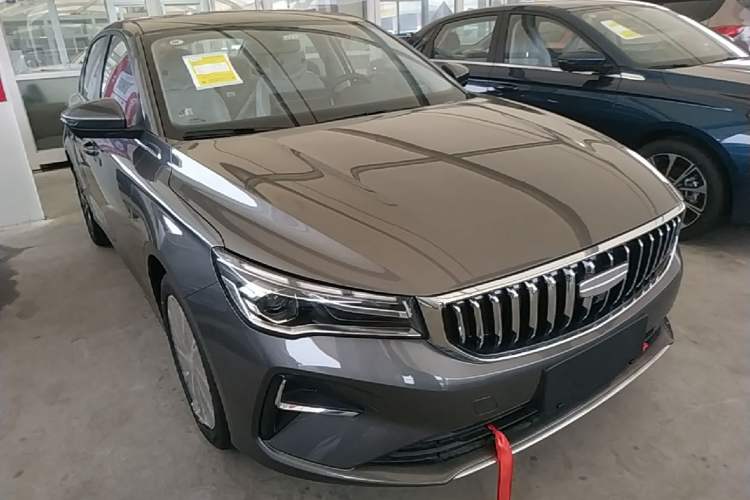 Used Geely Auto Emgrand 2026 Model 4th Generation 4 Millionth Anniversary Edition 1.5L CVT Feiyue Edition Front Right 45 Deg