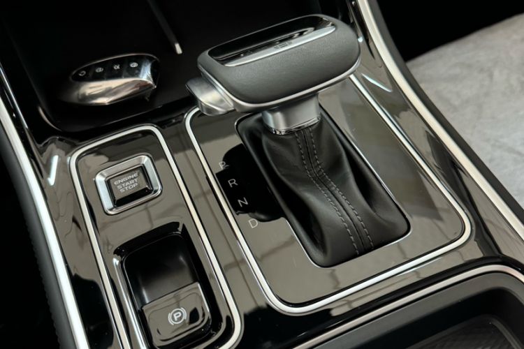 Used Geely Auto Emgrand 2026 Model 5th Generation 1.5L CVT Luxury Edition Gear Lever