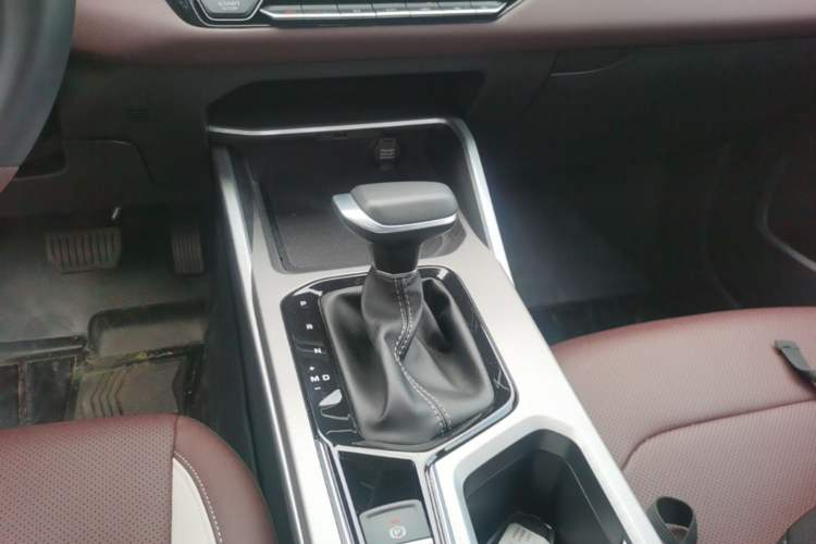 Used Geely Auto Emgrand 2026 Model 4th Generation 4 Millionth Anniversary Edition 1.5L CVT Excellence Edition Gear Lever